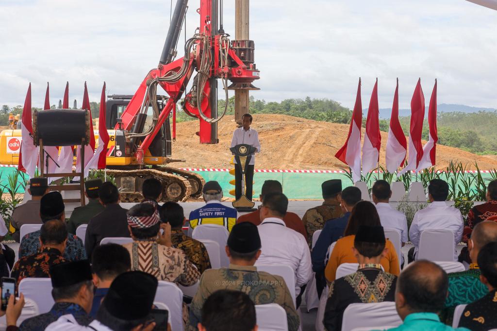 Pj Bupati PPU Dampingi Presiden Joko Widodo Groundbreaking Masjid