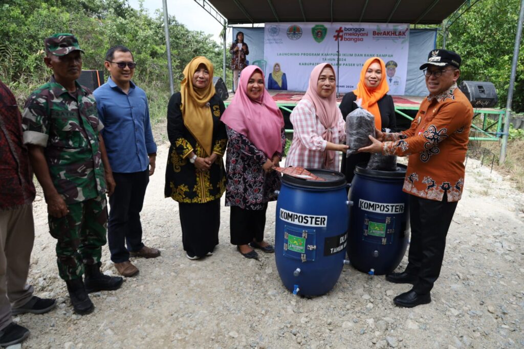 Makmur Marbun Launching Proklim Dan Bank Sampah Di Desa Dan