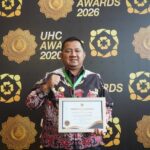 Bupati PPU Mudyat Noor   dalam acara penganugerahan UHC Award tahun 2026.