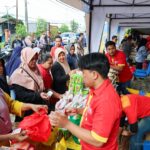 Keterangan foto: Otorita IKN menyelenggarakan Operasi Pangan Murah (OPM) dan penyuluhan penganekaragaman pangan bagi Kader PKK dan Posyandu di Kantor Kecamatan Sepaku, Penajam Paser Utara, pada Selasa (27/1/2026). (Dok.OIKN)