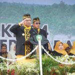 Bupati PPU Mudyat Noor saat pimpin upacara HUT PPU ke-24.