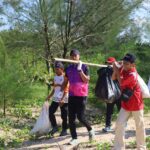 Kapolres PPU AKBP Andreas Alek Danantara ikut serta dalam Aksi Bersih Pantai Nusantara dalam rangka memperingati Hari Lingkungan Hidup Sedunia Tahun 2026.