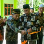 meresmikan SMPIT Cendekia Al-Fath sekaligus menggelar tasyakuran Gedung Baru TKIT Al-Fath di Kecamatan Sepaku.