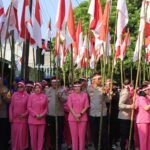 Polres PPU saat menggelar pawai merah putih.